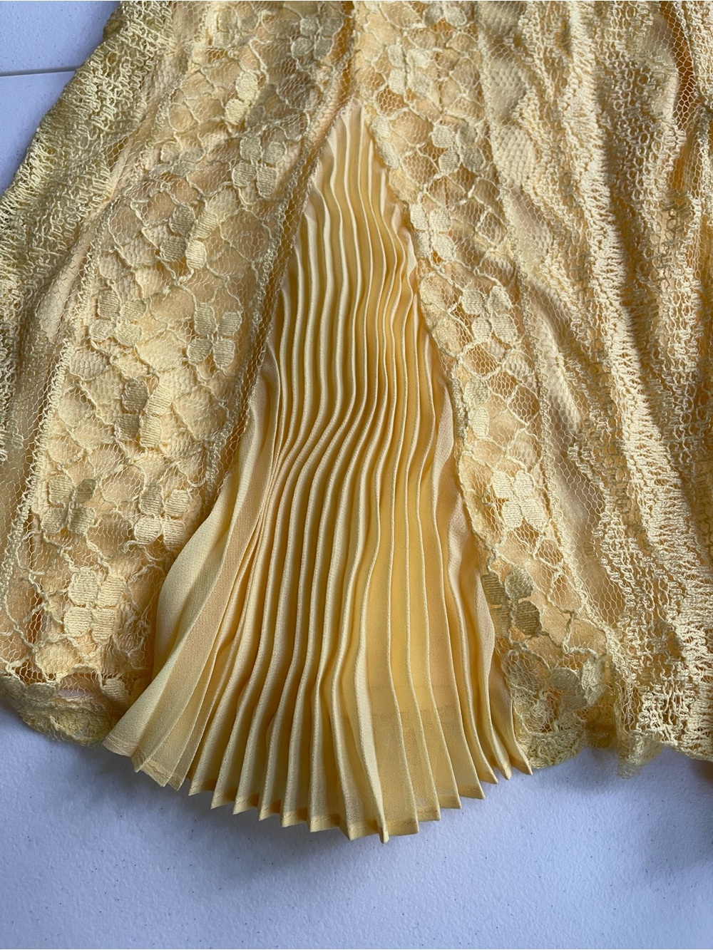 Disney The beauty and the beast dress size S - Picture 7 of 9
